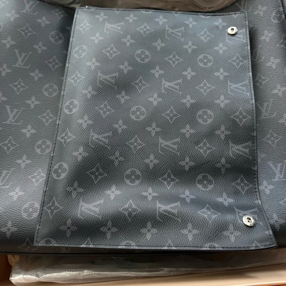 Louis Vuitton Grand Sac Black Tote Bag with detachable pouch - Picture 4 of 16